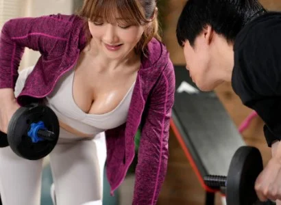 Chàng trai số hưởng cùng nữ PT gợi cảm chơi trò mây mưa