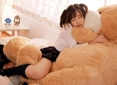 Mưa rào nặng hạt làm đường sá trơn trượt